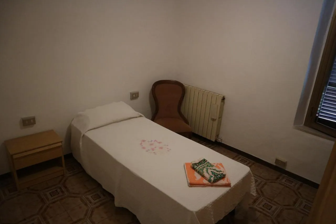 Da Lilly Apartment2 Lucca 0*,